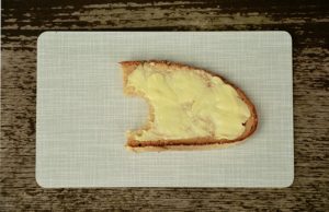 Butter vom Brot.