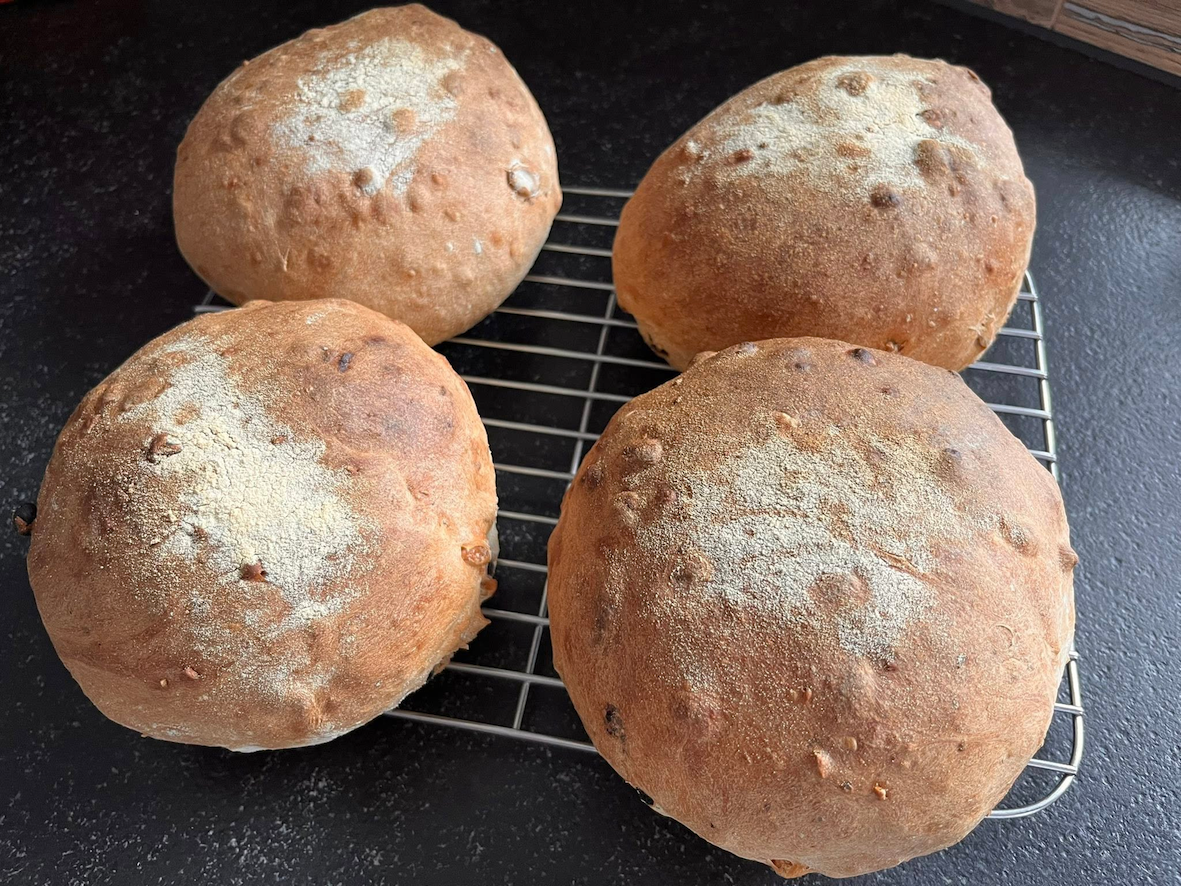 Backwahn statt Buchkauf: 7 Brote später